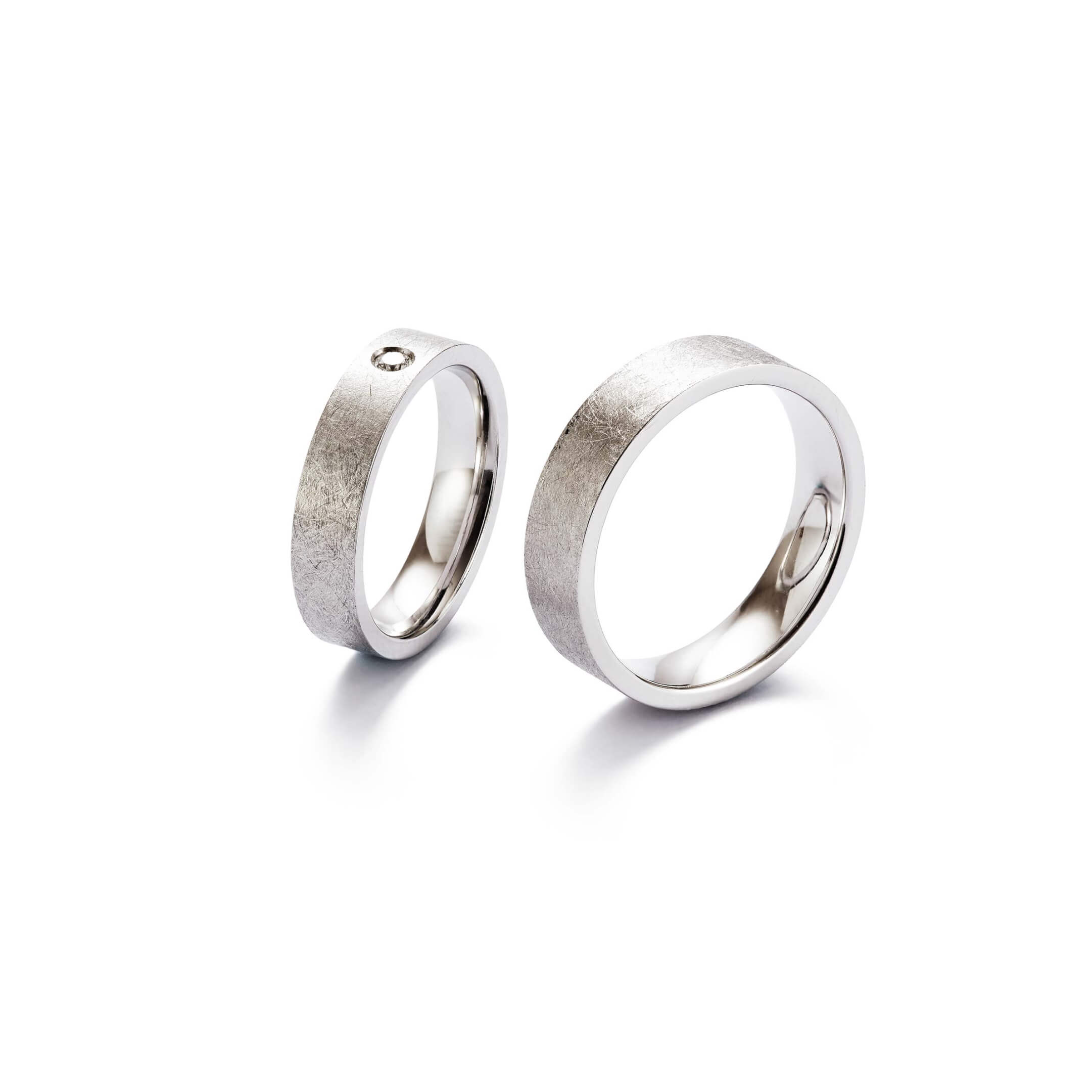 Trauringe in Weissgold, eismatt