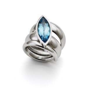 Ring mit Aquamarin Navette in Weissgold
