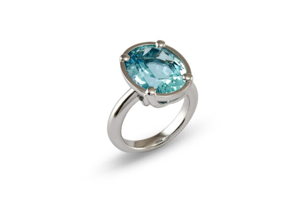 Ring in Weissgold mit Aquamarin 10.43 ct